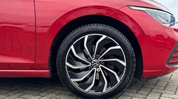 2022 (22) VOLKSWAGEN GOLF 1.0 TSI Life 5dr 5565552