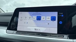 2022 (22) VOLKSWAGEN GOLF 1.0 TSI Life 5dr 5565572