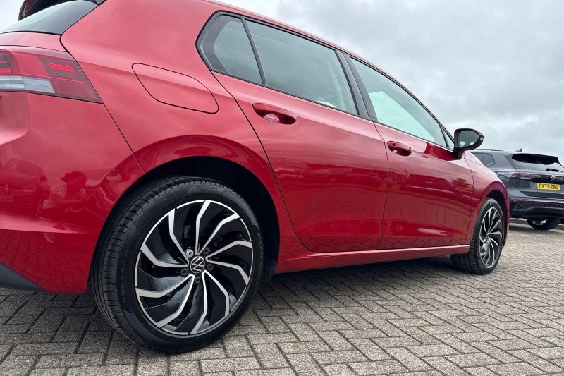 2022 (22) VOLKSWAGEN GOLF 1.0 TSI Life 5dr 5565577