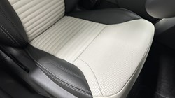 LAND ROVER DISCOVERY 3.0 D350 Dynamic HSE 5dr Auto 5592524