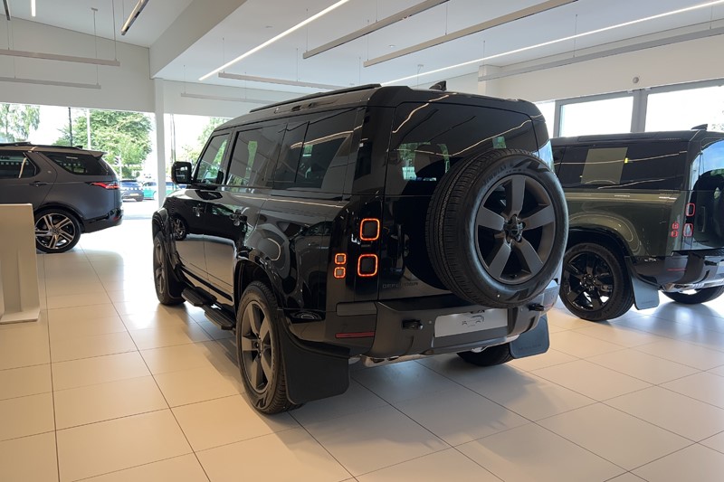  LAND ROVER DEFENDER 3.0 D250 X-Dynamic HSE 110 5dr Auto 5734896
