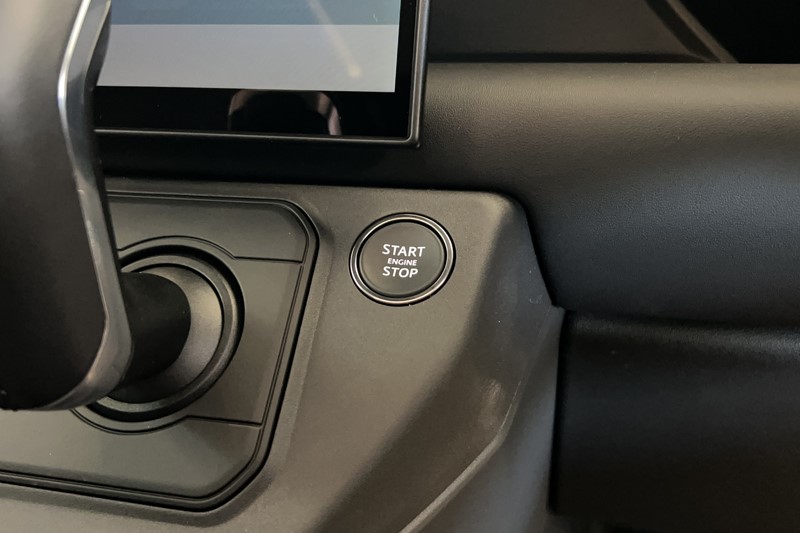  LAND ROVER DEFENDER 3.0 D250 X-Dynamic HSE 110 5dr Auto 5734919