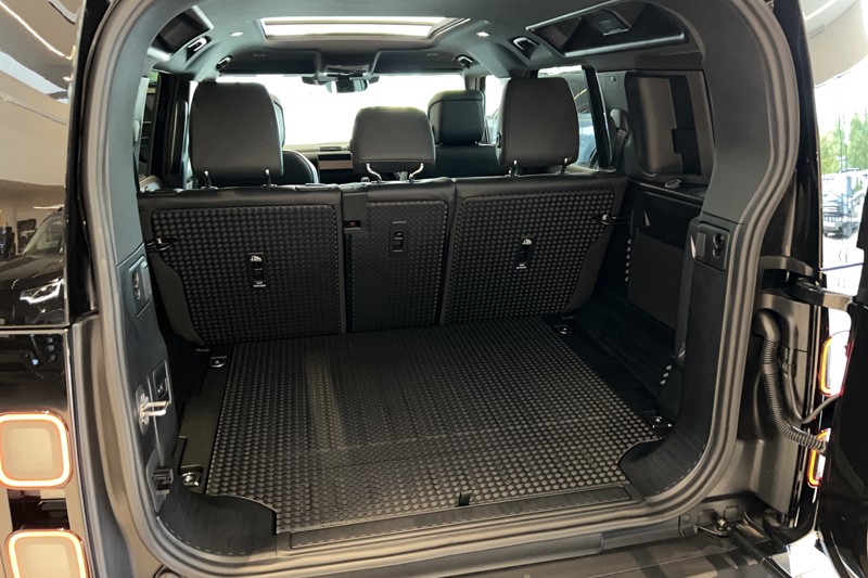  LAND ROVER DEFENDER 3.0 D250 X-Dynamic HSE 110 5dr Auto 5734926
