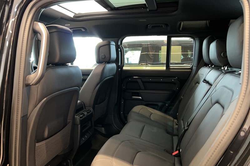  LAND ROVER DEFENDER 3.0 D250 X-Dynamic HSE 110 5dr Auto 5734920