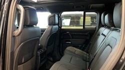 LAND ROVER DEFENDER 3.0 D250 X-Dynamic HSE 110 5dr Auto 5734920