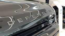 LAND ROVER DEFENDER 3.0 D250 X-Dynamic HSE 110 5dr Auto 5734935