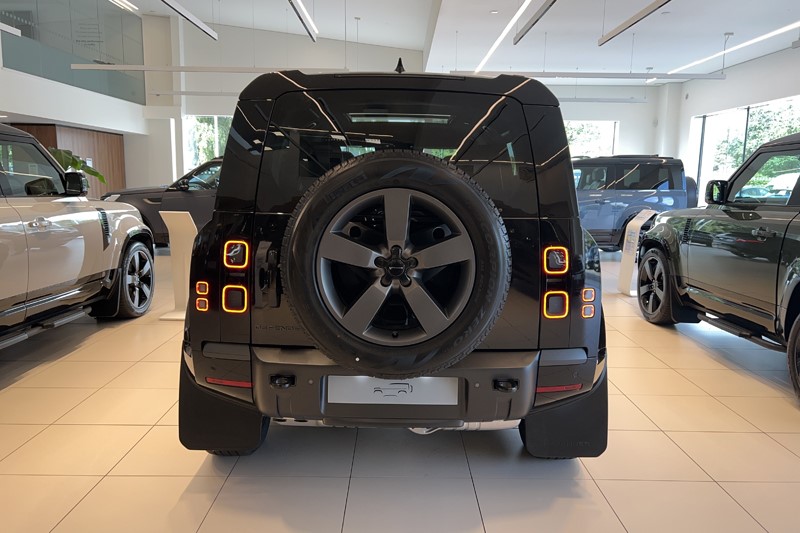  LAND ROVER DEFENDER 3.0 D250 X-Dynamic HSE 110 5dr Auto 5734895