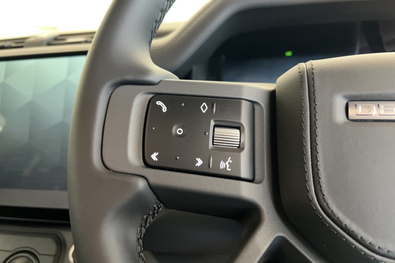  LAND ROVER DEFENDER 3.0 D250 X-Dynamic HSE 110 5dr Auto 5734915