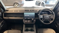 LAND ROVER DEFENDER 3.0 D250 X-Dynamic HSE 110 5dr Auto 5734901