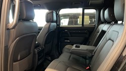 LAND ROVER DEFENDER 3.0 D250 X-Dynamic HSE 110 5dr Auto 5734924