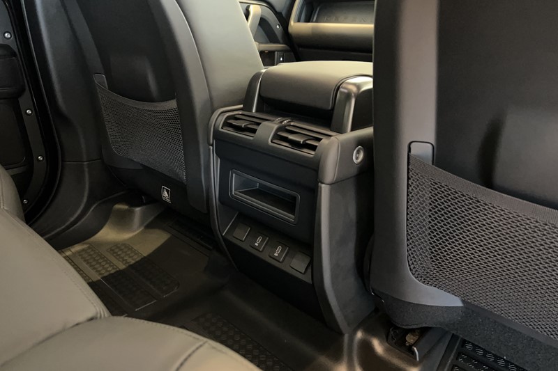  LAND ROVER DEFENDER 3.0 D250 X-Dynamic HSE 110 5dr Auto 5734904