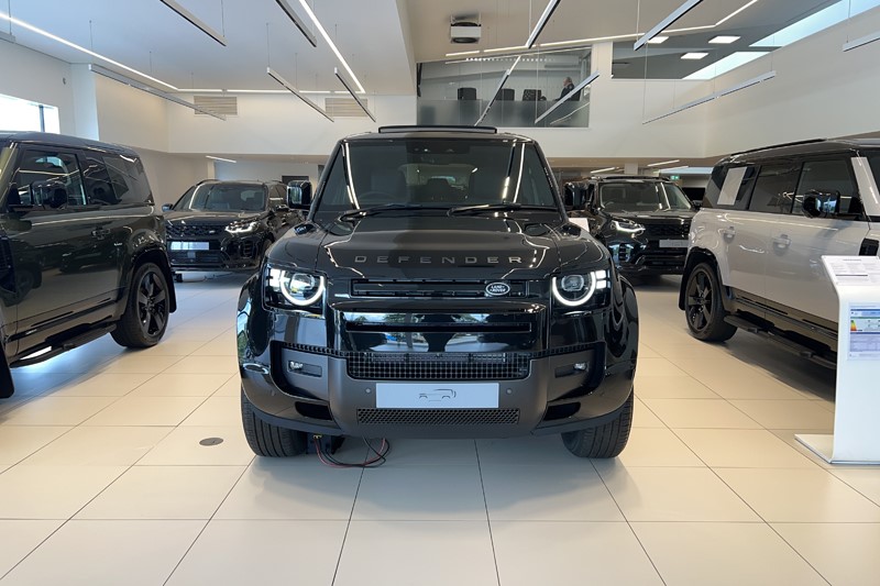  LAND ROVER DEFENDER 3.0 D250 X-Dynamic HSE 110 5dr Auto 5734894