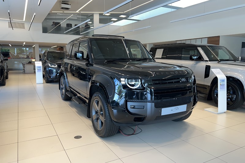 LAND ROVER DEFENDER