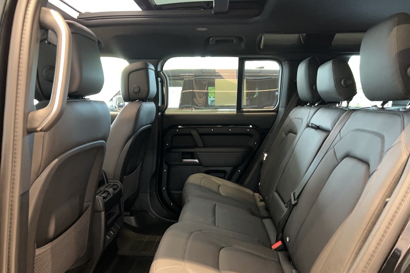  LAND ROVER DEFENDER 3.0 D250 X-Dynamic HSE 110 5dr Auto 5734900
