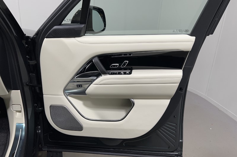  LAND ROVER RANGE ROVER 3.0 D300 Autobiography 4dr Auto 5667592