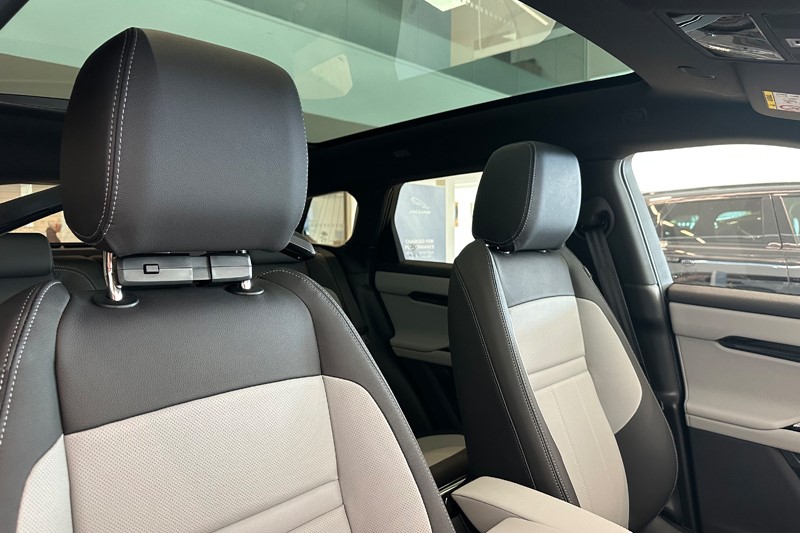  LAND ROVER RANGE ROVER EVOQUE 1.5 P270e Hoxton Edition 5dr Auto 5703732