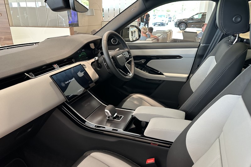  LAND ROVER RANGE ROVER EVOQUE 1.5 P270e Hoxton Edition 5dr Auto 5703726