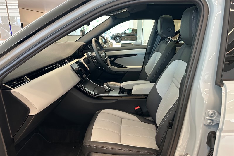  LAND ROVER RANGE ROVER EVOQUE 1.5 P270e Hoxton Edition 5dr Auto 5703700
