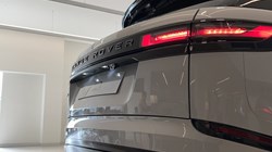 LAND ROVER RANGE ROVER VELAR 2.0 D200 MHEV Belgravia Edition 5dr Auto 5860104
