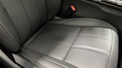 LAND ROVER RANGE ROVER EVOQUE 2.0 D200 Hoxton Edition 5dr Auto 5939037