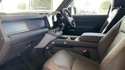 LAND ROVER DEFENDER 5.0 P525 V8 90 Edition 3dr Auto 5898165