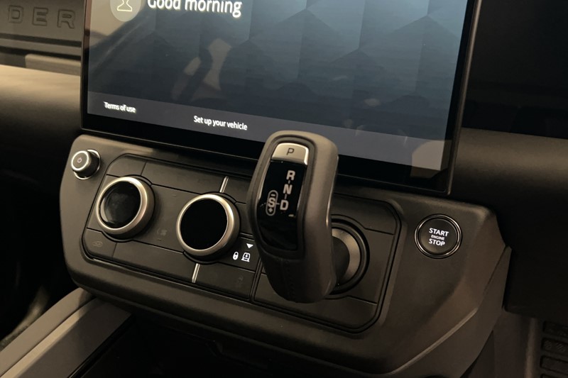  LAND ROVER DEFENDER 3.0 D250 X-Dynamic SE 110 5dr Auto 5943058