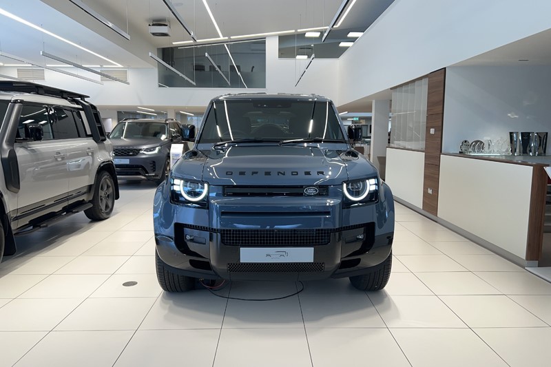  LAND ROVER DEFENDER 3.0 D250 X-Dynamic SE 110 5dr Auto