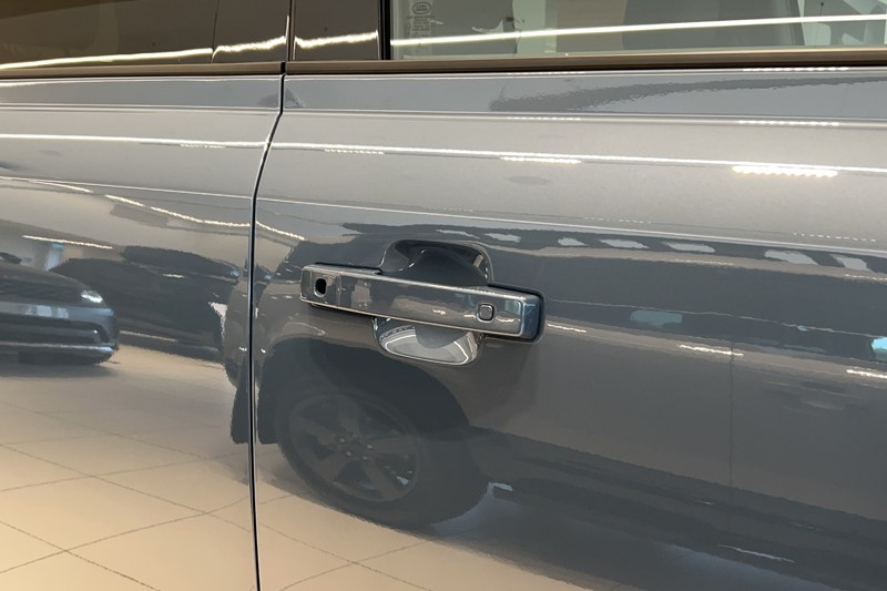  LAND ROVER DEFENDER 3.0 D250 X-Dynamic SE 110 5dr Auto 5943074