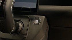LAND ROVER DEFENDER 3.0 D250 X-Dynamic SE 110 5dr Auto 5943059