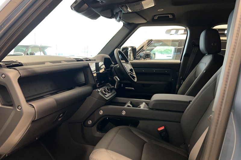  LAND ROVER DEFENDER 3.0 D250 X-Dynamic SE 110 5dr Auto 5943061