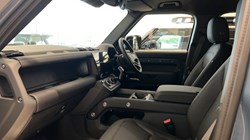 LAND ROVER DEFENDER 3.0 D250 X-Dynamic SE 110 5dr Auto 5943061