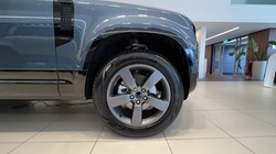 LAND ROVER DEFENDER 3.0 D250 X-Dynamic SE 110 5dr Auto 5943040