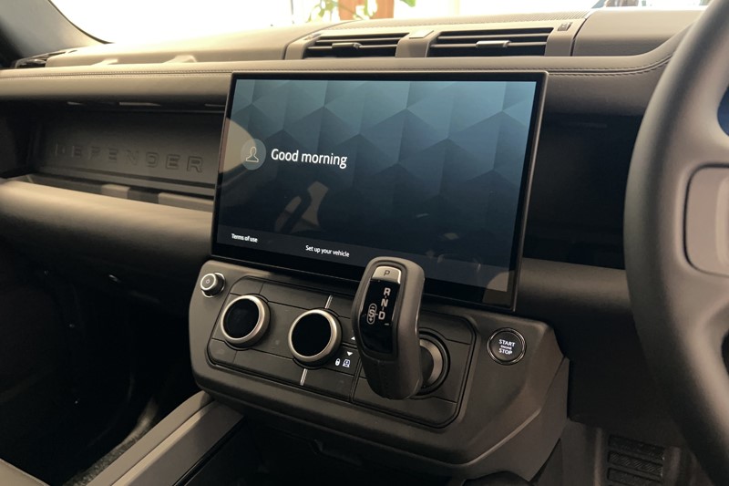  LAND ROVER DEFENDER 3.0 D250 X-Dynamic SE 110 5dr Auto 5943057