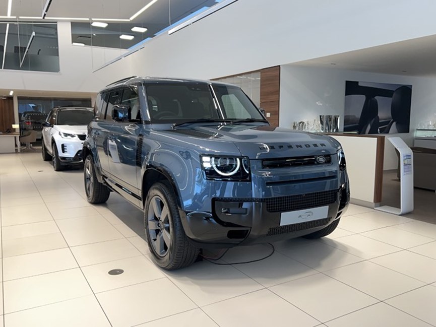 LAND ROVER DEFENDER