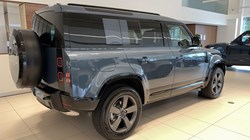 LAND ROVER DEFENDER 3.0 D250 X-Dynamic SE 110 5dr Auto 5943039