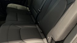 LAND ROVER DEFENDER 3.0 D250 X-Dynamic SE 110 5dr Auto 5943066
