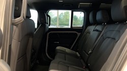 LAND ROVER DEFENDER 3.0 D250 X-Dynamic SE 110 5dr Auto 5942993