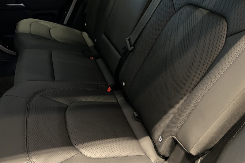  LAND ROVER DEFENDER 3.0 D250 X-Dynamic SE 110 5dr Auto 5943017