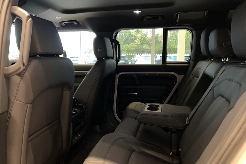  LAND ROVER DEFENDER 3.0 D250 X-Dynamic SE 110 5dr Auto 5943019