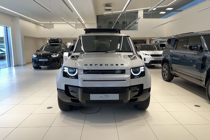  LAND ROVER DEFENDER 3.0 D250 X-Dynamic SE 110 5dr Auto 5942990