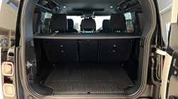LAND ROVER DEFENDER 3.0 D250 X-Dynamic SE 110 5dr Auto 5943020