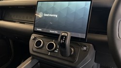 LAND ROVER DEFENDER 3.0 D250 X-Dynamic SE 110 5dr Auto 5943009