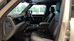 LAND ROVER DEFENDER 3.0 D250 X-Dynamic SE 110 5dr Auto 5942992