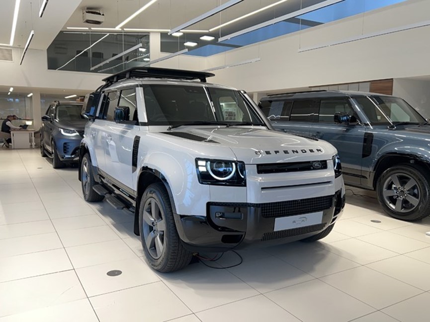 LAND ROVER DEFENDER