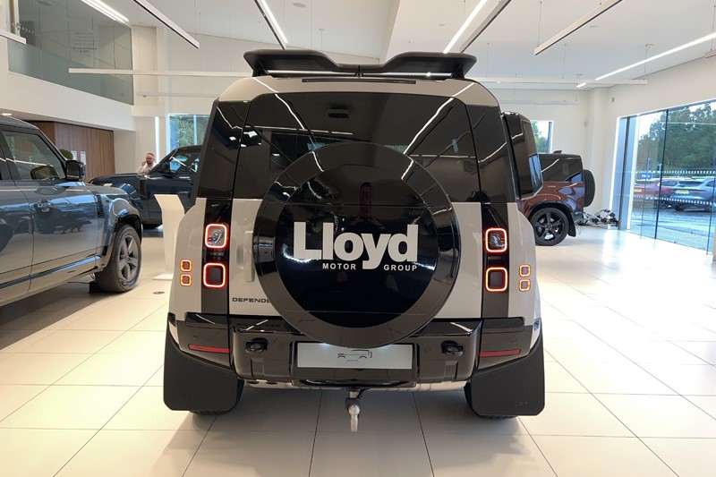  LAND ROVER DEFENDER 3.0 D250 X-Dynamic SE 110 5dr Auto 5942988