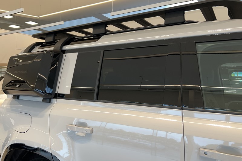  LAND ROVER DEFENDER 3.0 D250 X-Dynamic SE 110 5dr Auto 5943028