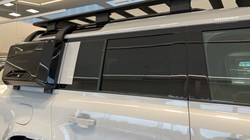 LAND ROVER DEFENDER 3.0 D250 X-Dynamic SE 110 5dr Auto 5943028