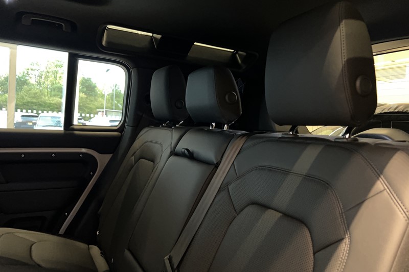  LAND ROVER DEFENDER 3.0 D250 X-Dynamic SE 110 5dr Auto 5943016