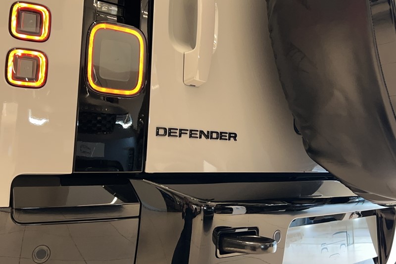  LAND ROVER DEFENDER 3.0 D250 X-Dynamic SE 110 5dr Auto 5943023