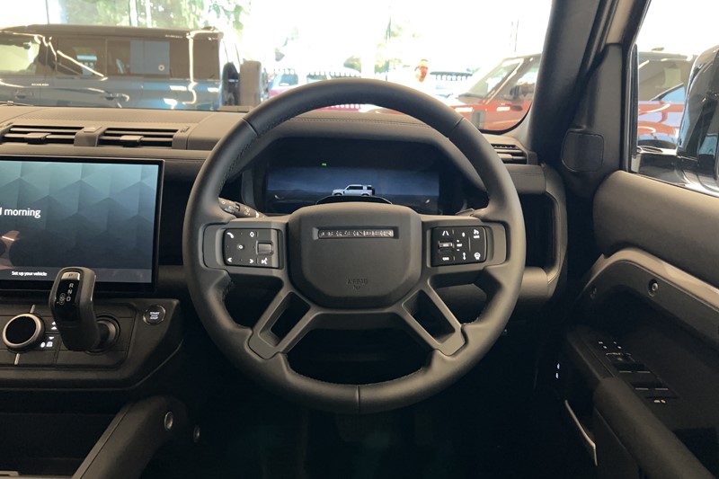  LAND ROVER DEFENDER 3.0 D250 X-Dynamic SE 110 5dr Auto 5942996